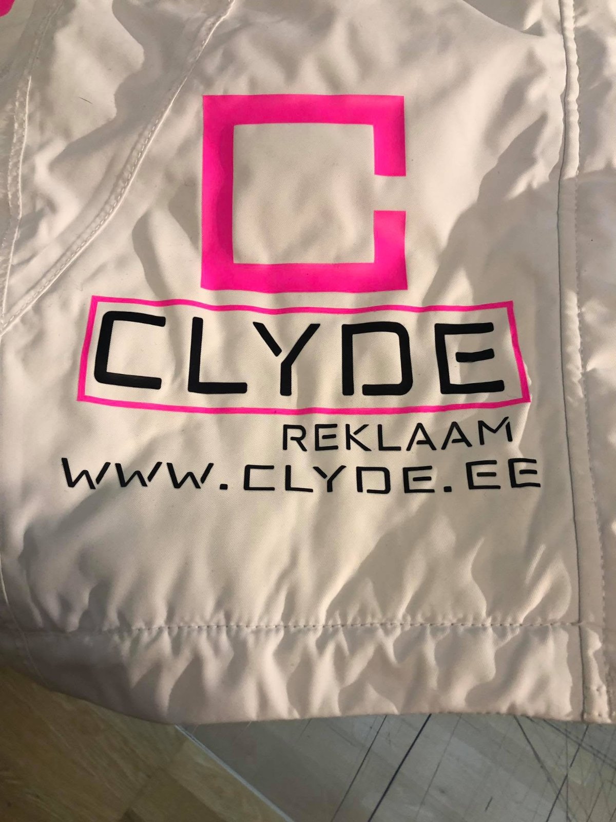 Clyde'i logo jakil