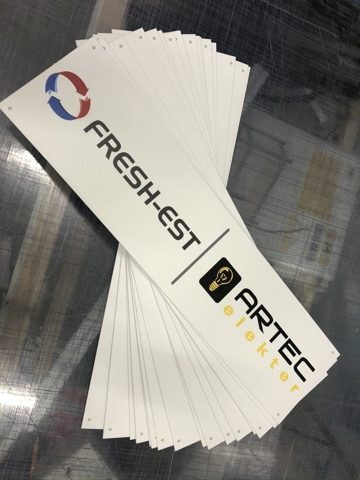 Trükitud sildiplaadid Fresh-Estile ja Artec Elektrile
