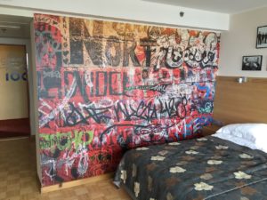 Grafiti fototapeet hotellitoas