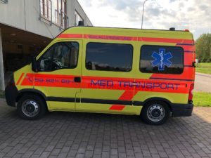 Kiirabiauto kleebistega